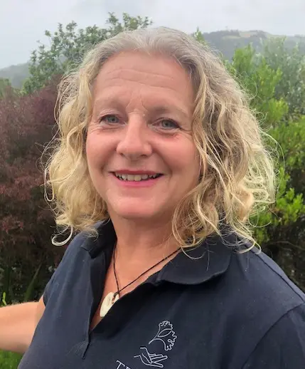 Cindy Peterken, Guide