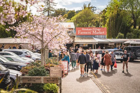 People at Matakana Farmer's Market